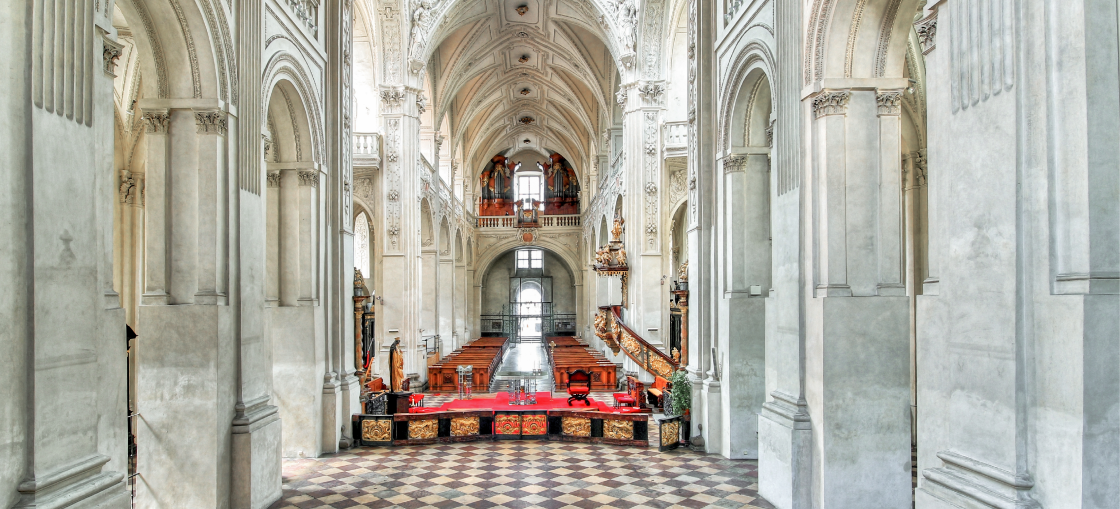 158eccb2-salvator-inside-photo-edited-1.png